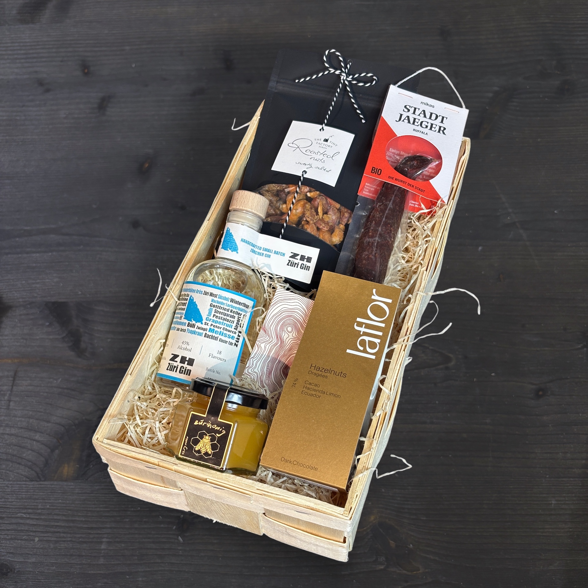 Allerlei aus Zürich Geschenkkorb gross