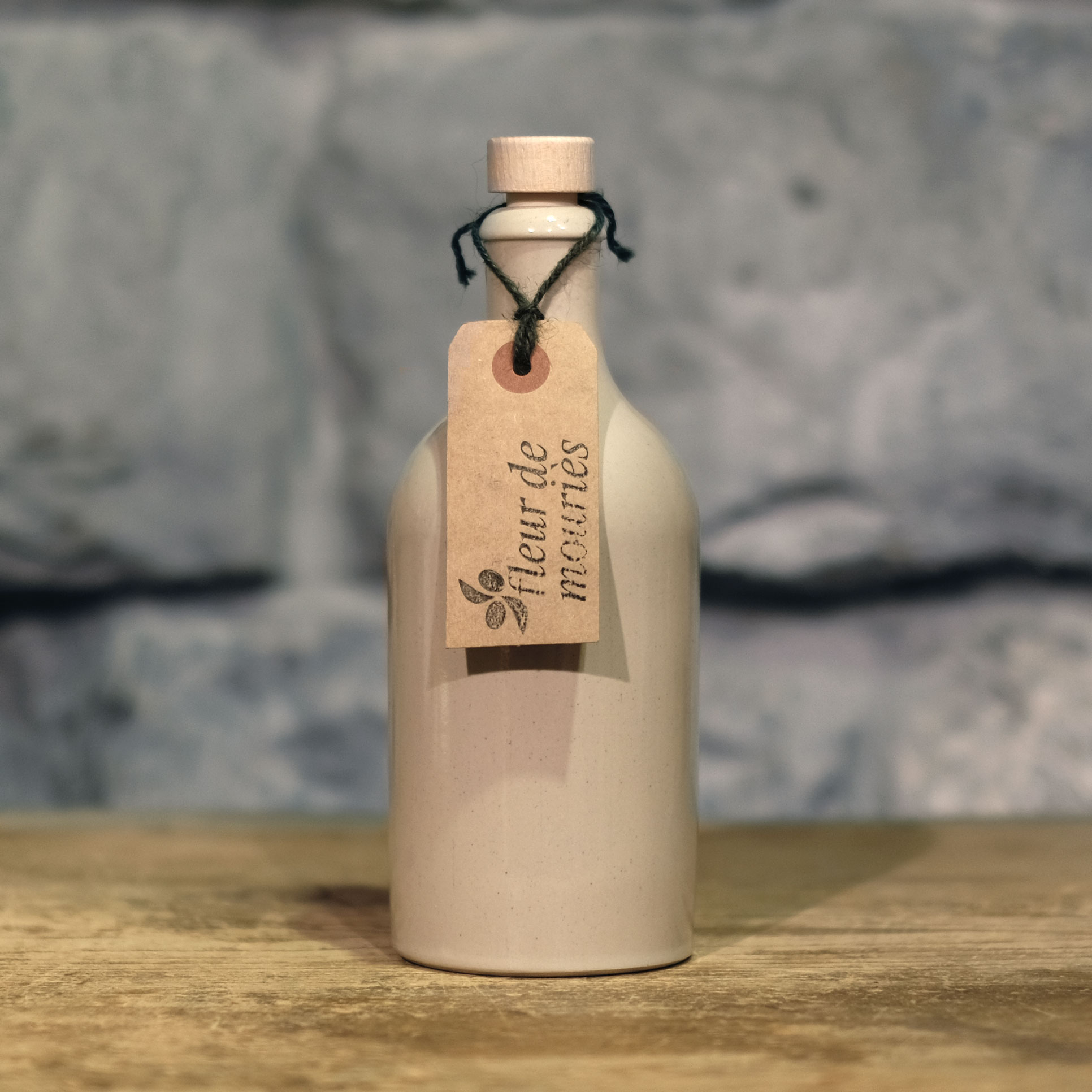 Olivenölflasche weiss mit Ausgiesser leer Fleur de Mouriès